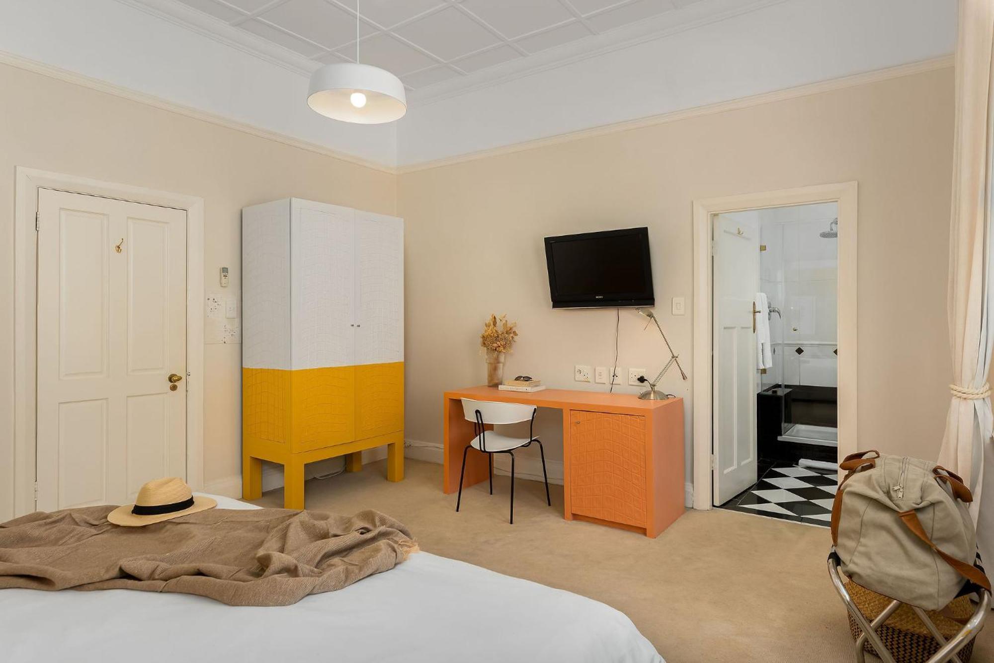 Hotel Neighbourgood Hill
